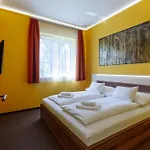 Mayer Superior Veszprém