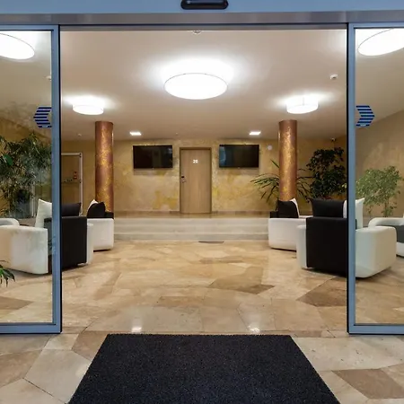 Mayer Superior Aparthotel *