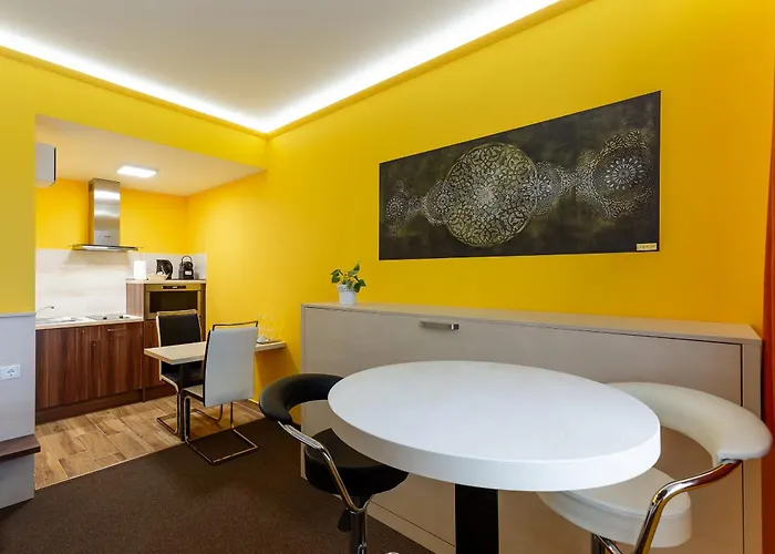 Mayer Superior מלון דירות