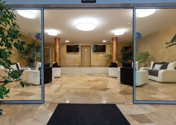 Mayer Superior 3* Veszprém